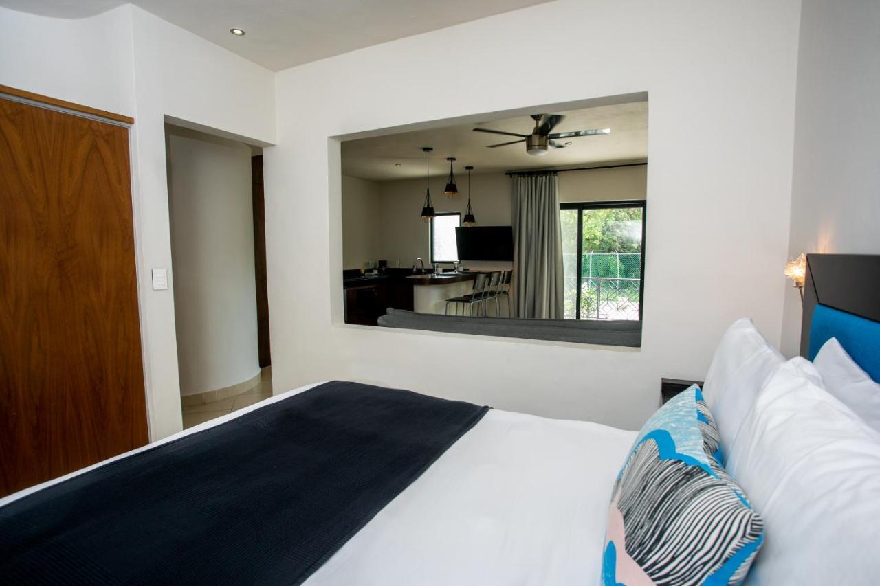 Honey B Suites Playa del Carmen Exterior photo